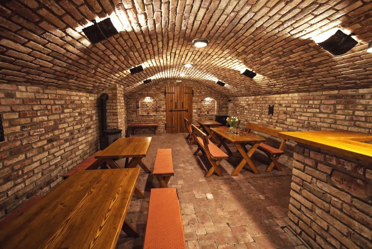 Penzion Kratochvil Dolní Dunajovice Exteriör bild